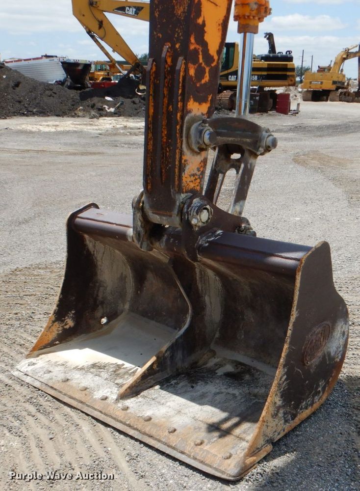 image for item DJ0777 2011 Hyundai Robex 210LC-9  long reach excavator