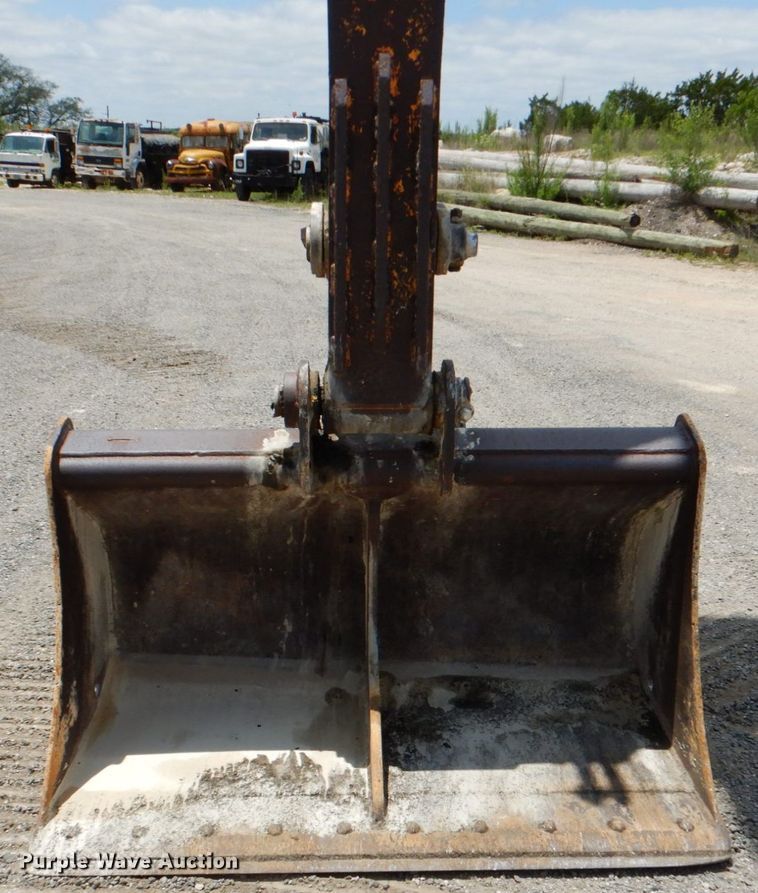 image for item DJ0777 2011 Hyundai Robex 210LC-9  long reach excavator