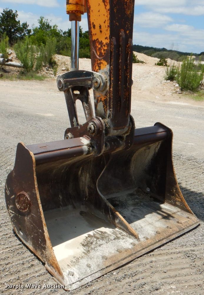 image for item DJ0777 2011 Hyundai Robex 210LC-9  long reach excavator