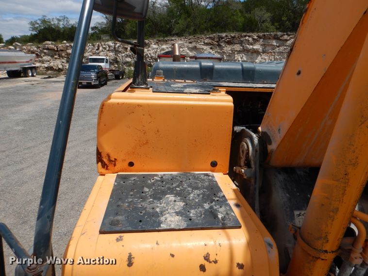 image for item DJ0777 2011 Hyundai Robex 210LC-9  long reach excavator