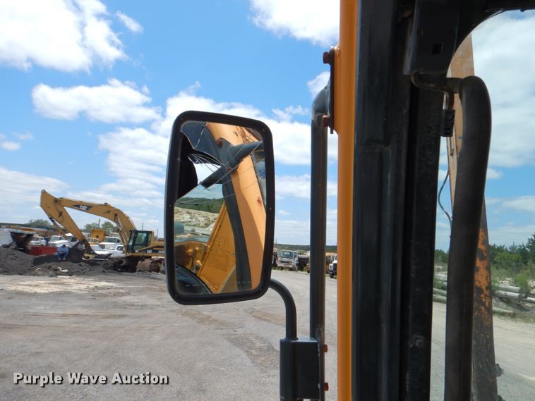 image for item DJ0777 2011 Hyundai Robex 210LC-9  long reach excavator