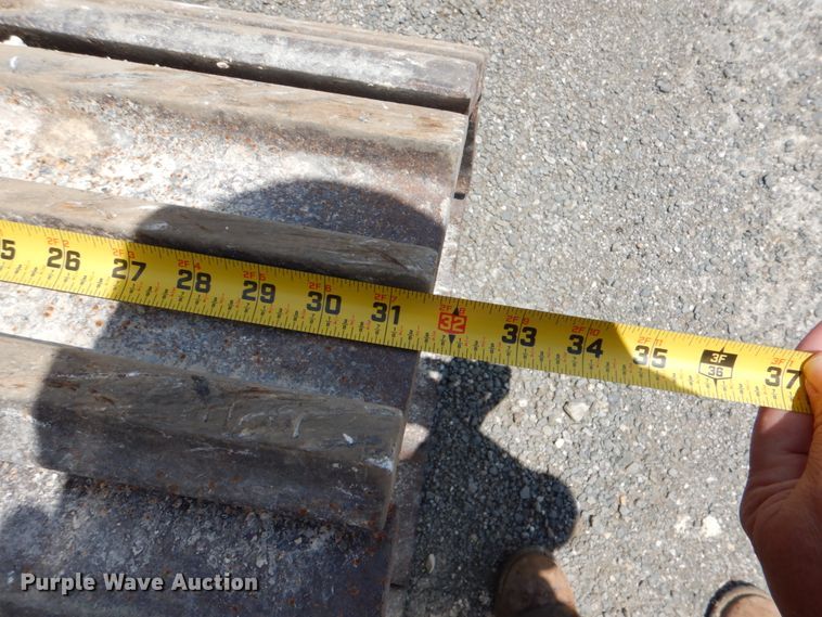 image for item DJ0777 2011 Hyundai Robex 210LC-9  long reach excavator