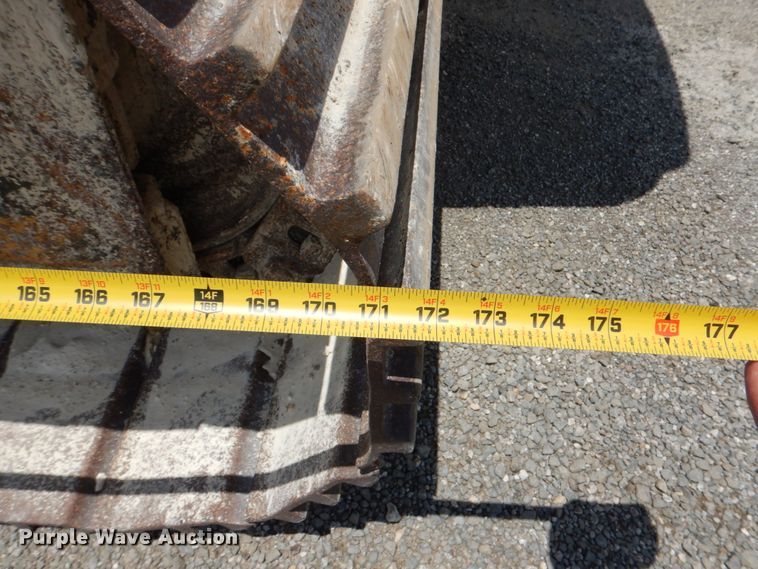 image for item DJ0777 2011 Hyundai Robex 210LC-9  long reach excavator