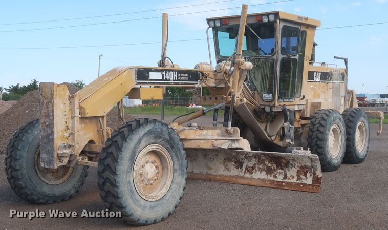 image for item DJ1834 1998 Caterpillar 140H  motor grader