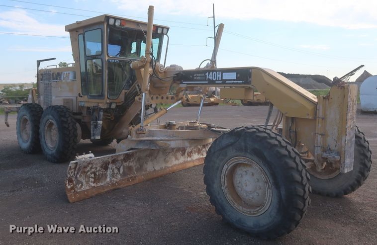 image for item DJ1834 1998 Caterpillar 140H  motor grader