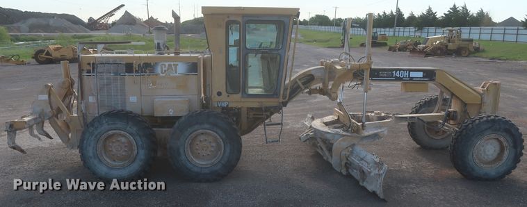 image for item DJ1834 1998 Caterpillar 140H  motor grader