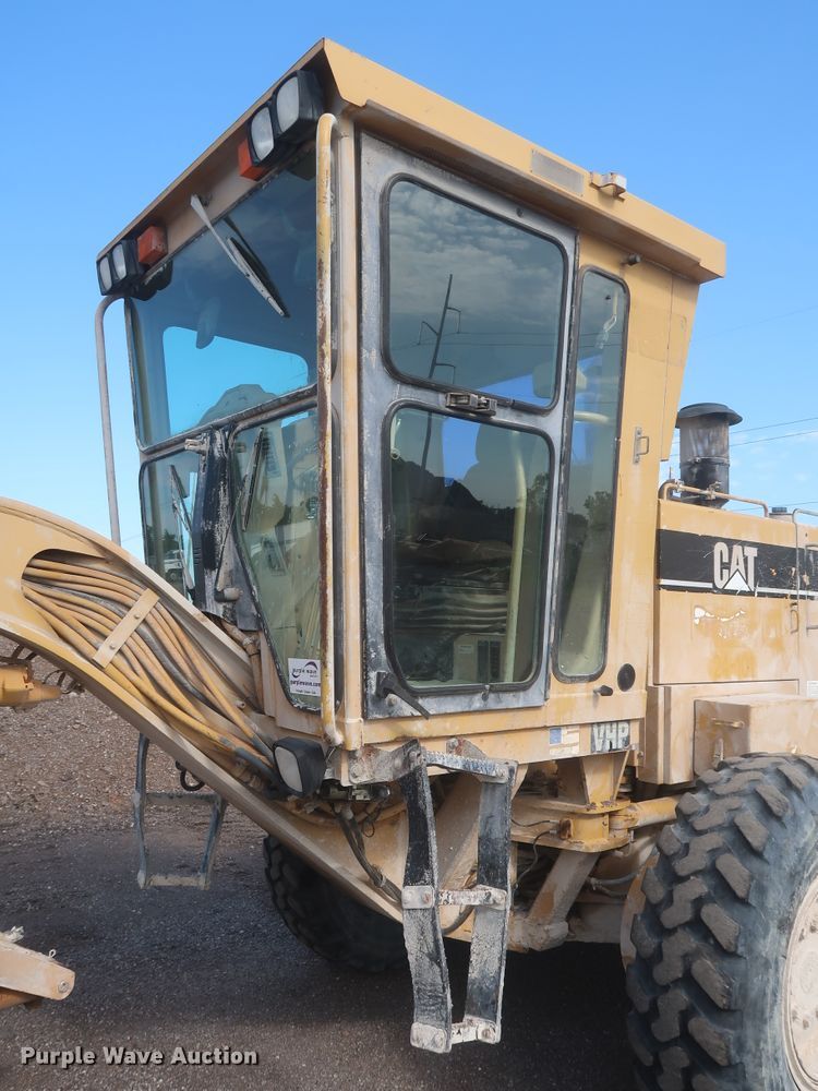 image for item DJ1834 1998 Caterpillar 140H  motor grader