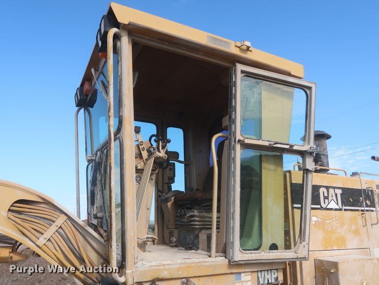 image for item DJ1834 1998 Caterpillar 140H  motor grader