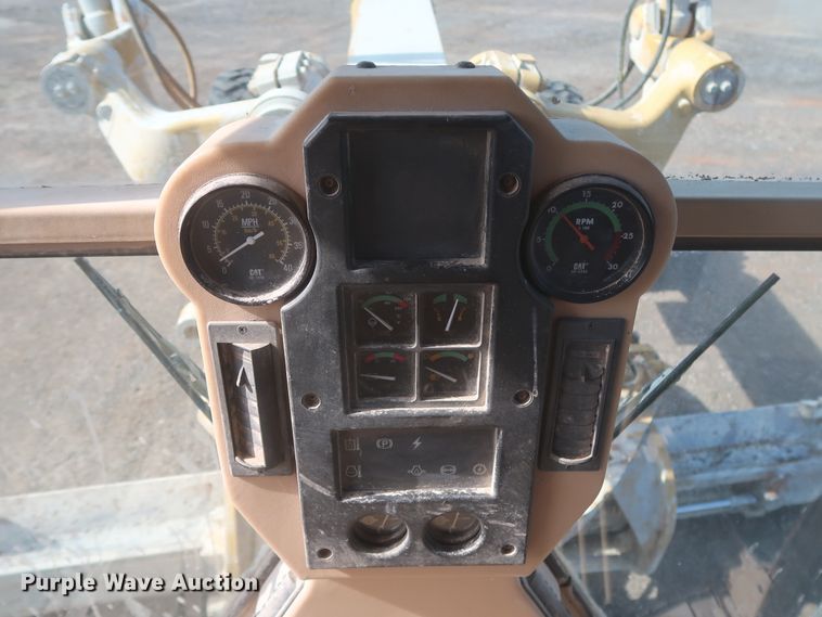 image for item DJ1834 1998 Caterpillar 140H  motor grader