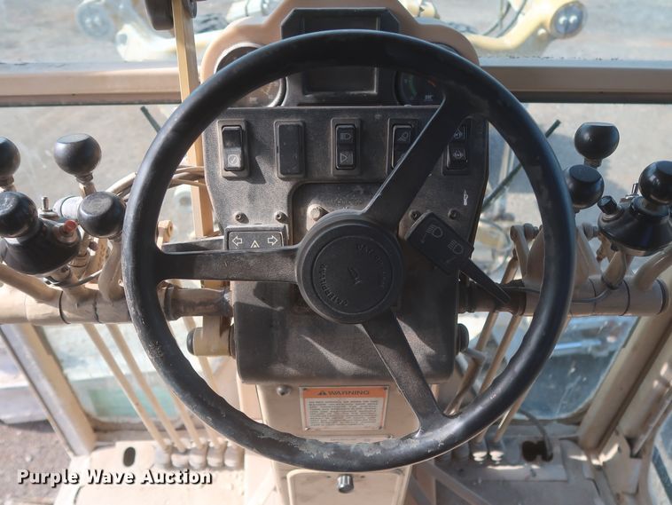 image for item DJ1834 1998 Caterpillar 140H  motor grader