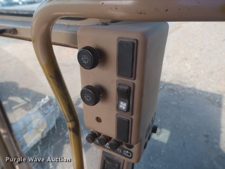 image for item DJ1834 1998 Caterpillar 140H  motor grader