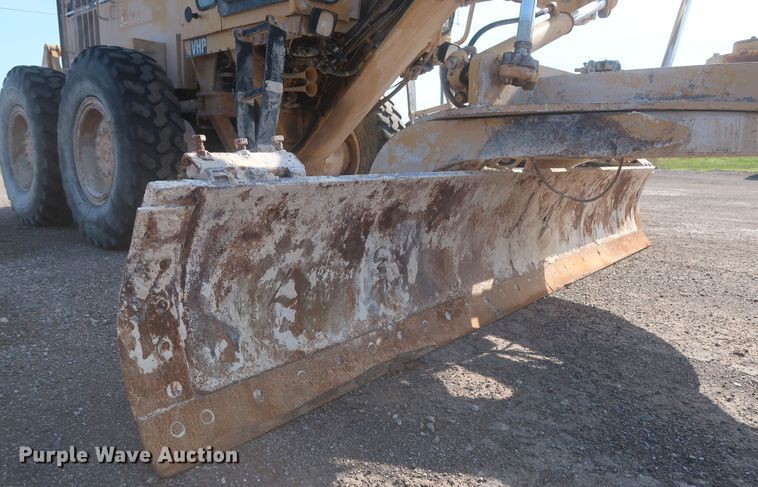 image for item DJ1834 1998 Caterpillar 140H  motor grader
