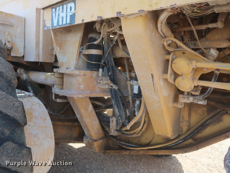 image for item DJ1834 1998 Caterpillar 140H  motor grader