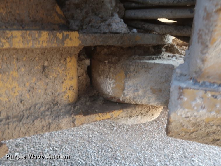 image for item DJ1834 1998 Caterpillar 140H  motor grader