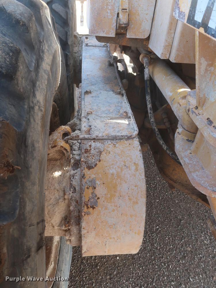 image for item DJ1834 1998 Caterpillar 140H  motor grader