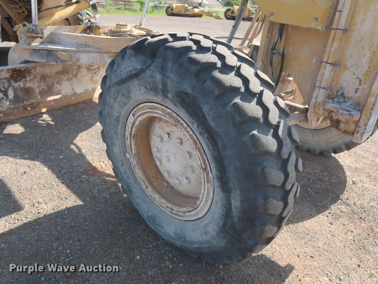 image for item DJ1834 1998 Caterpillar 140H  motor grader