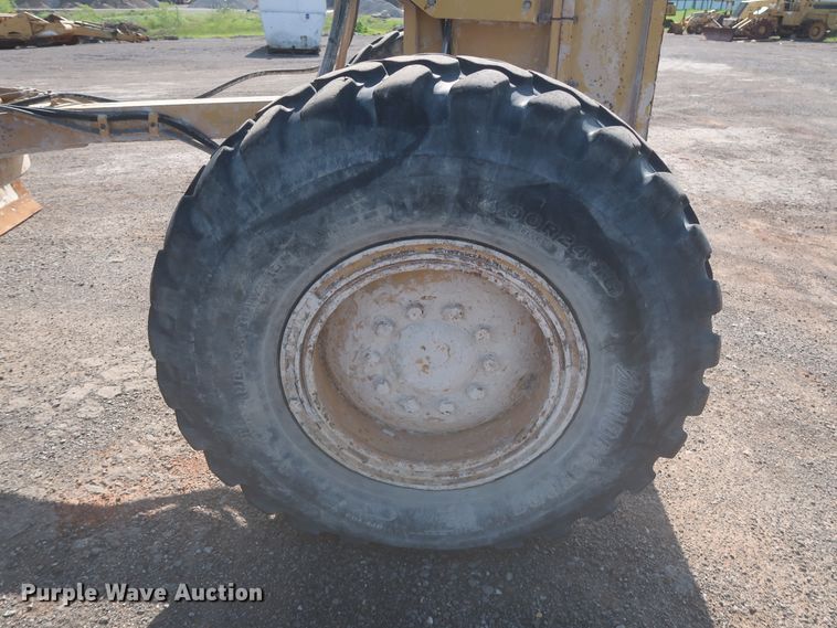 image for item DJ1834 1998 Caterpillar 140H  motor grader