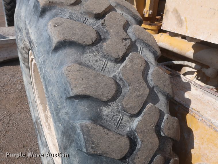 image for item DJ1834 1998 Caterpillar 140H  motor grader