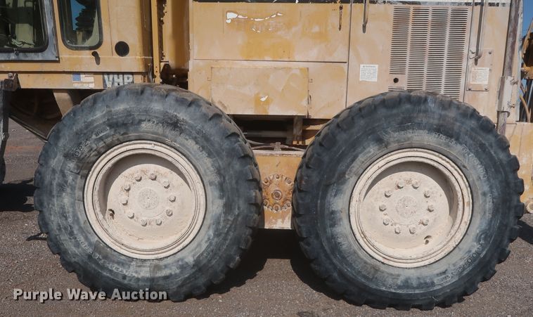 image for item DJ1834 1998 Caterpillar 140H  motor grader