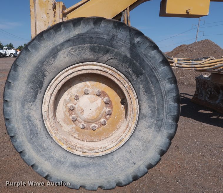 image for item DJ1834 1998 Caterpillar 140H  motor grader