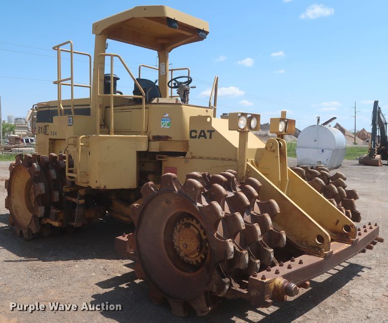 image for item DJ1835 1989 Caterpillar 815B  soil compactor