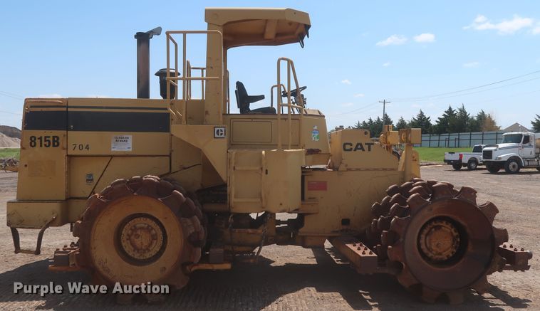 image for item DJ1835 1989 Caterpillar 815B  soil compactor