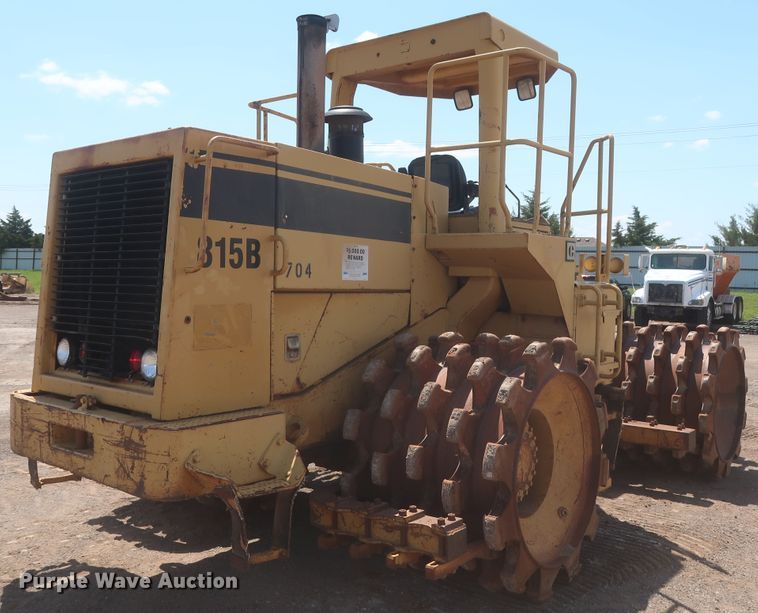 image for item DJ1835 1989 Caterpillar 815B  soil compactor