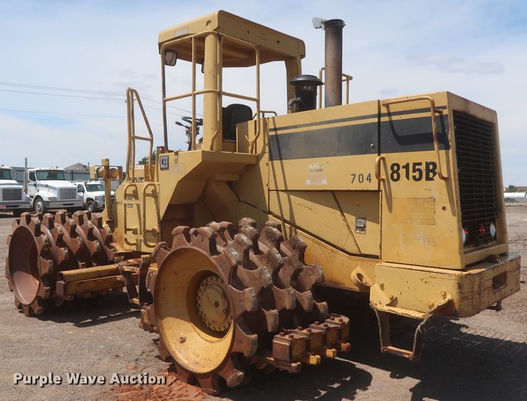 image for item DJ1835 1989 Caterpillar 815B  soil compactor