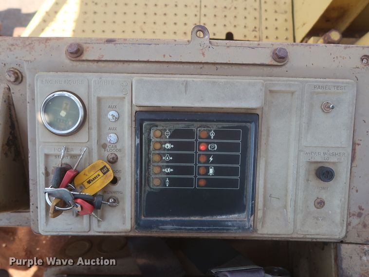 image for item DJ1835 1989 Caterpillar 815B  soil compactor