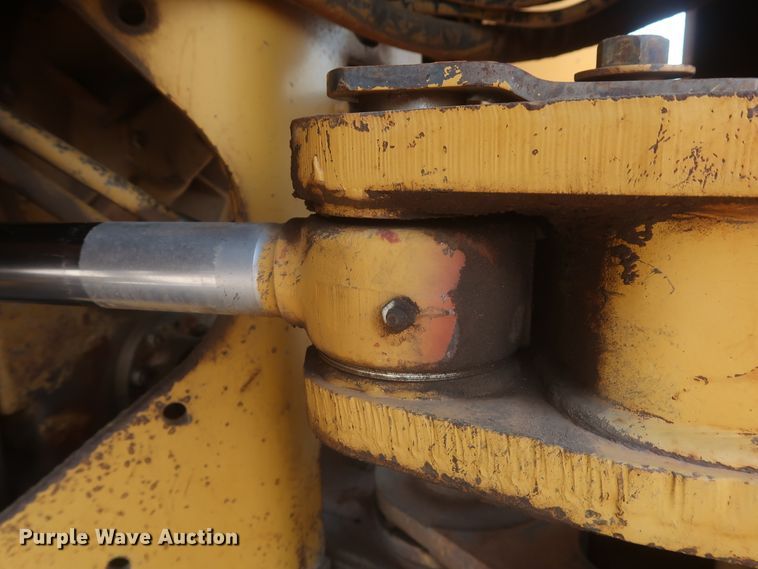 image for item DJ1835 1989 Caterpillar 815B  soil compactor