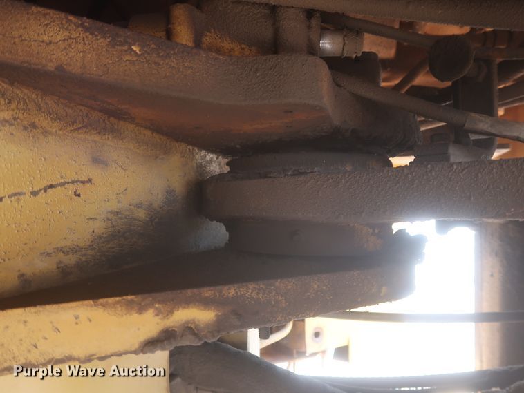 image for item DJ1835 1989 Caterpillar 815B  soil compactor