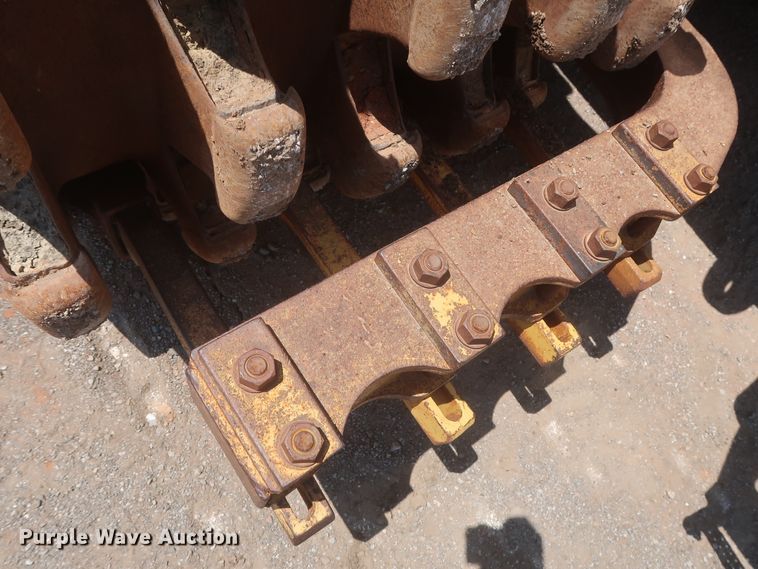 image for item DJ1835 1989 Caterpillar 815B  soil compactor