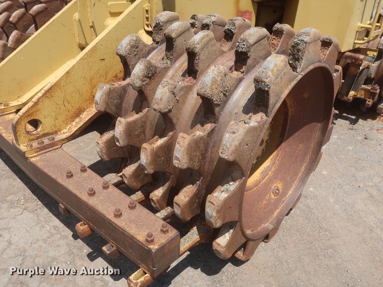 image for item DJ1835 1989 Caterpillar 815B  soil compactor