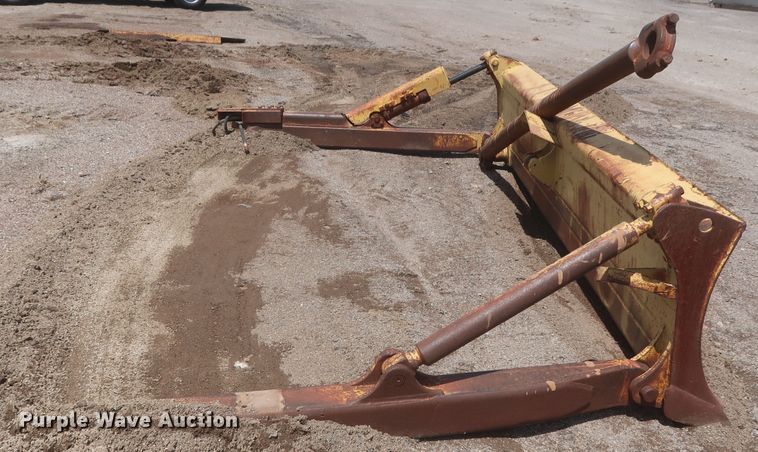 image for item DJ1835 1989 Caterpillar 815B  soil compactor