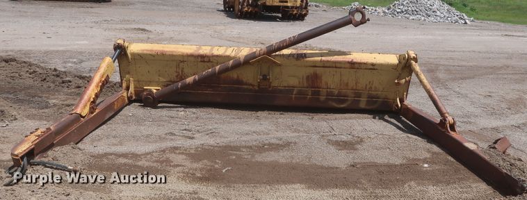 image for item DJ1835 1989 Caterpillar 815B  soil compactor