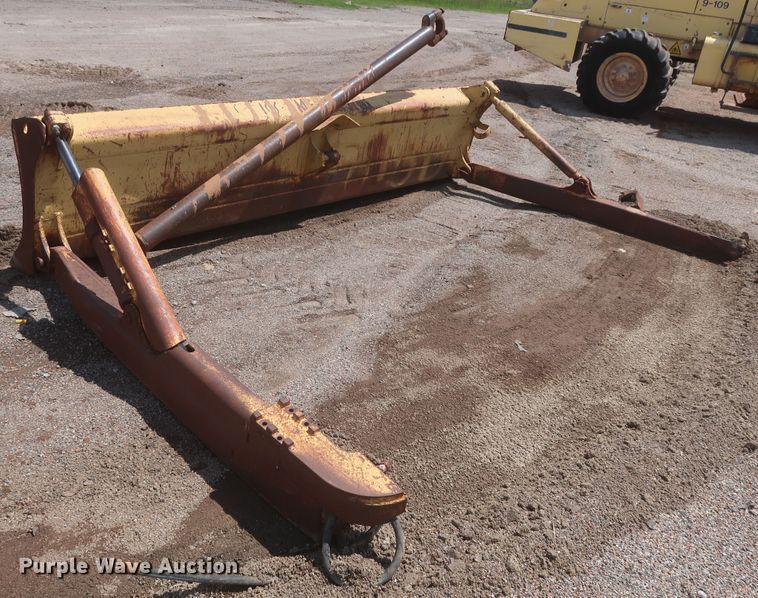 image for item DJ1835 1989 Caterpillar 815B  soil compactor