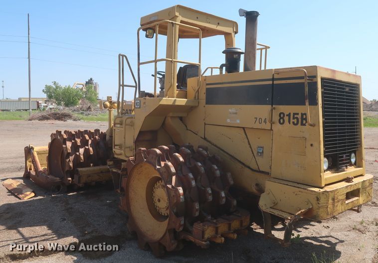 image for item DJ1835 1989 Caterpillar 815B  soil compactor