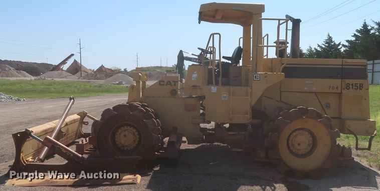 image for item DJ1835 1989 Caterpillar 815B  soil compactor