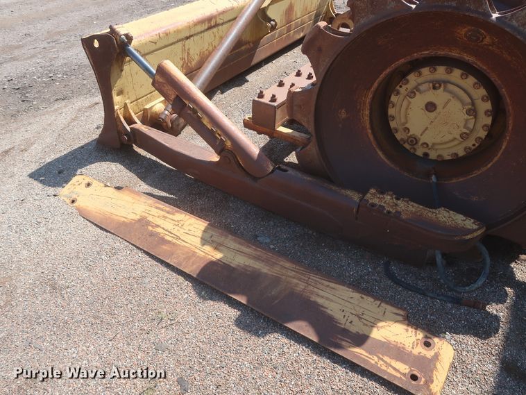 image for item DJ1835 1989 Caterpillar 815B  soil compactor