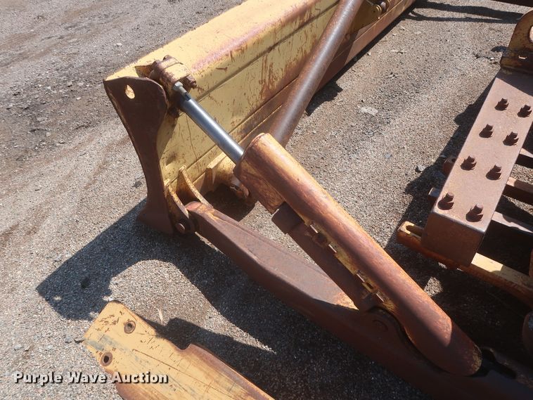 image for item DJ1835 1989 Caterpillar 815B  soil compactor