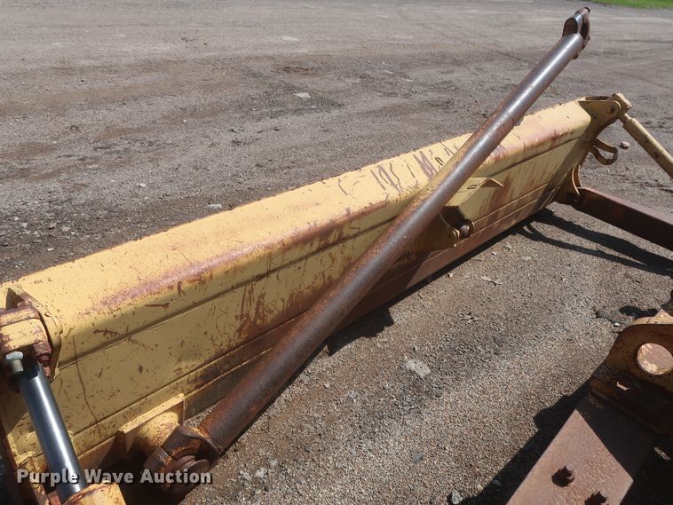 image for item DJ1835 1989 Caterpillar 815B  soil compactor