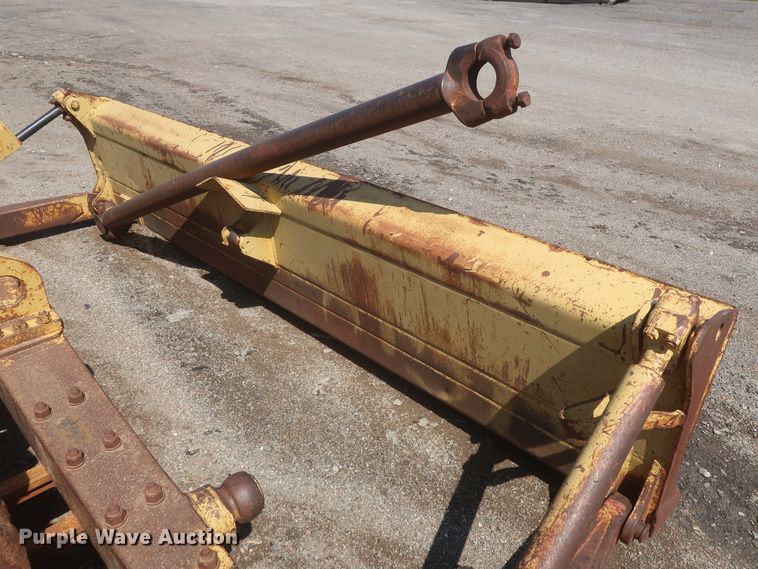 image for item DJ1835 1989 Caterpillar 815B  soil compactor