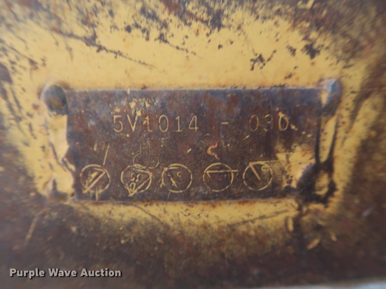 image for item DJ1835 1989 Caterpillar 815B  soil compactor