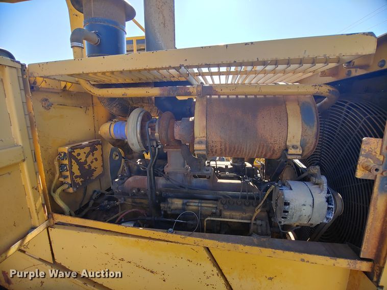 image for item DJ1835 1989 Caterpillar 815B  soil compactor