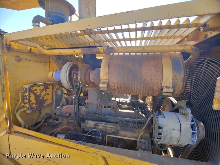 image for item DJ1835 1989 Caterpillar 815B  soil compactor
