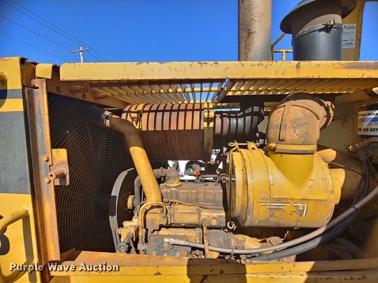 image for item DJ1835 1989 Caterpillar 815B  soil compactor