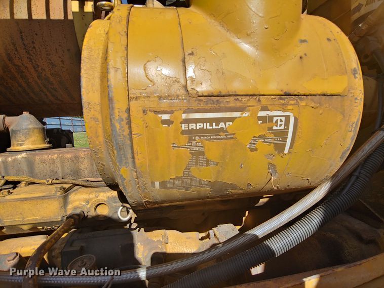 image for item DJ1835 1989 Caterpillar 815B  soil compactor