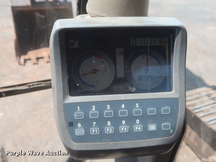 image for item DJ1904 2007 John Deere 240DLC  excavator