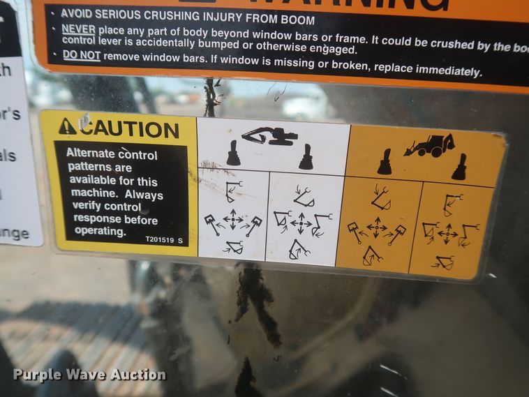 image for item DJ1904 2007 John Deere 240DLC  excavator