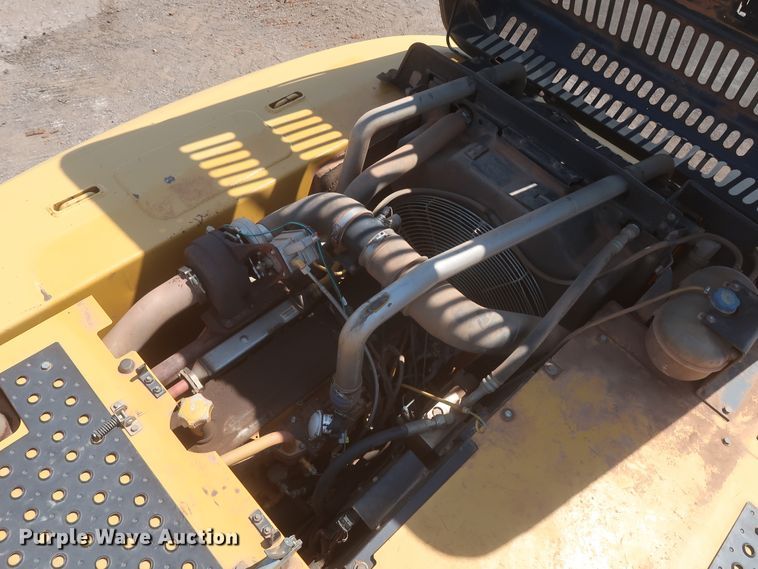 image for item DJ1904 2007 John Deere 240DLC  excavator